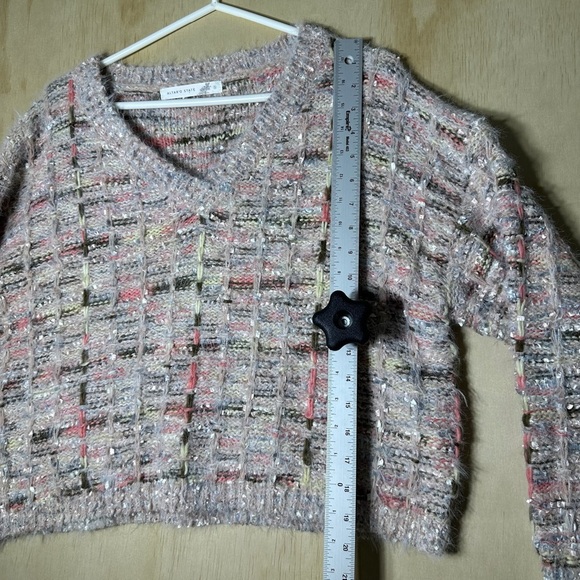Altar'd State V-Neck Sweater in Pink and Cream Women’s Size Small - Picture 6 of 10